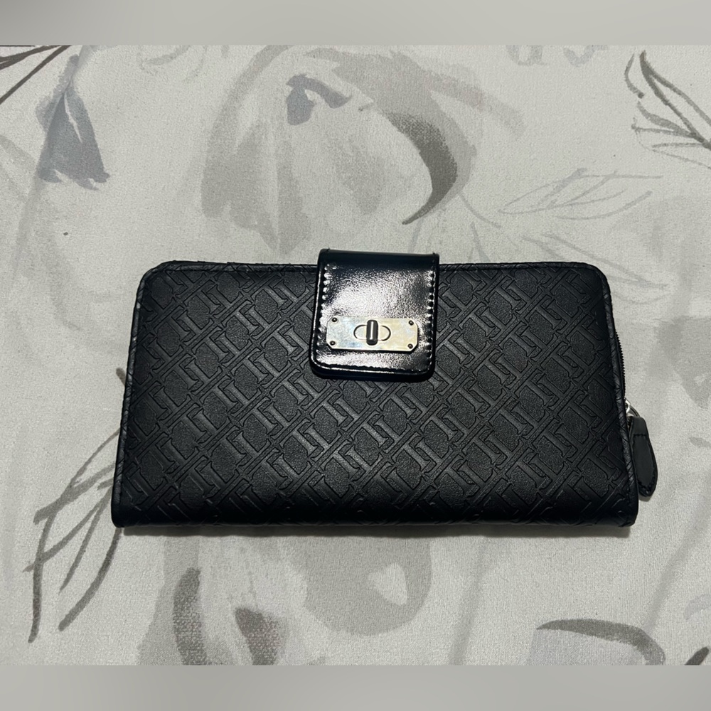 Black wallet